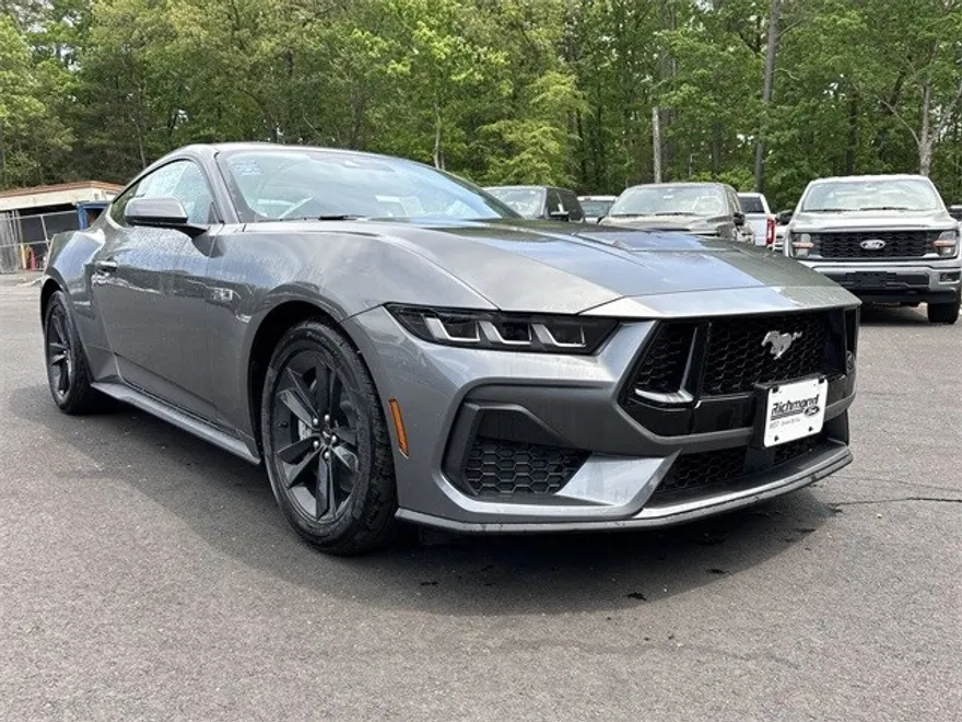 2025 Ford Mustang GT photo 2