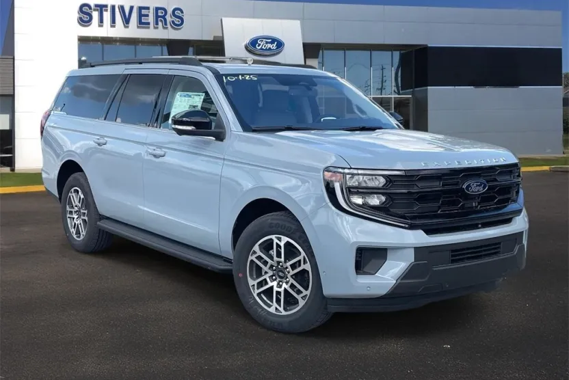 2025 Ford Expedition MAX photo 1
