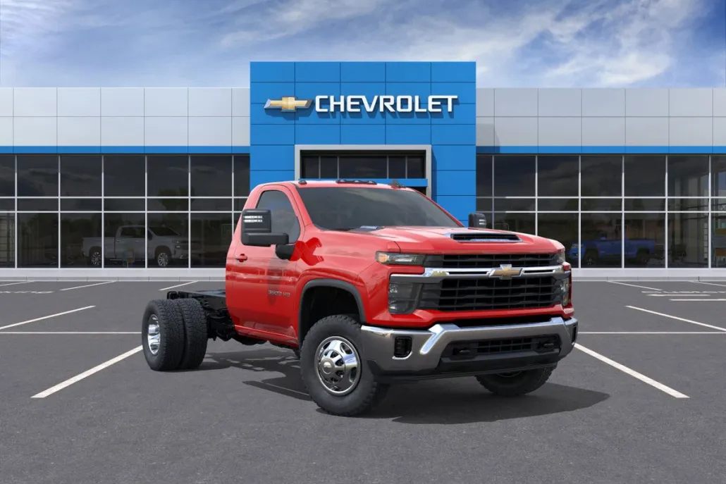 2025 Chevrolet Silverado 3500HD LT photo 1