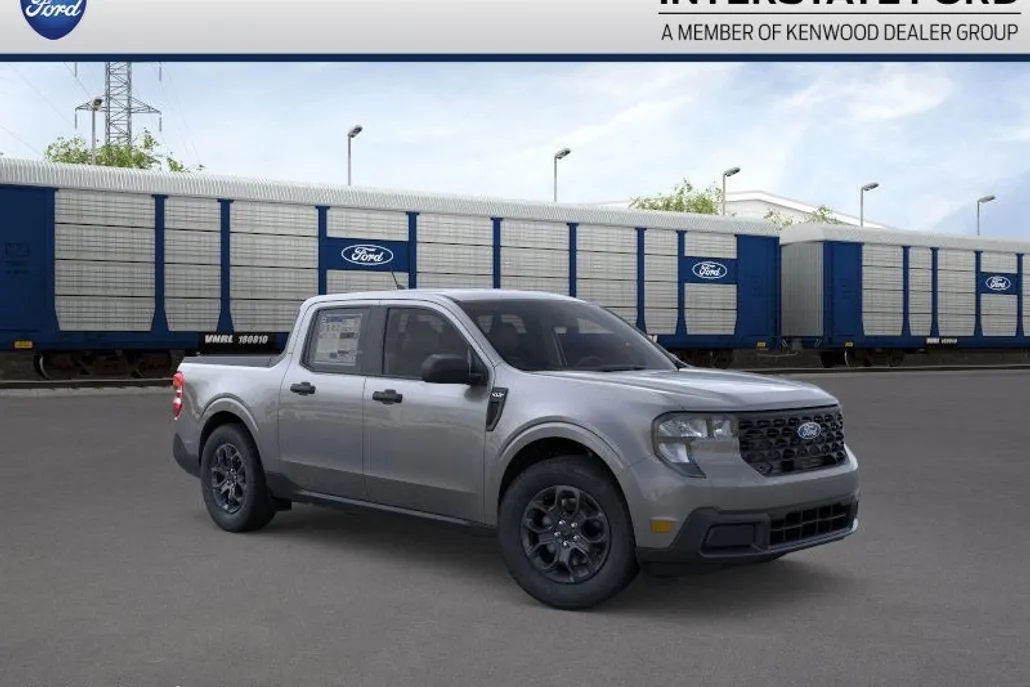 2025 Ford Maverick XLT photo 1