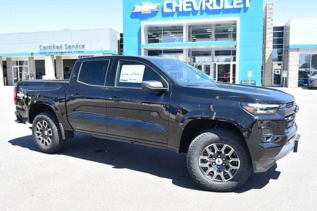 2025 Chevrolet Colorado Z71 photo 1