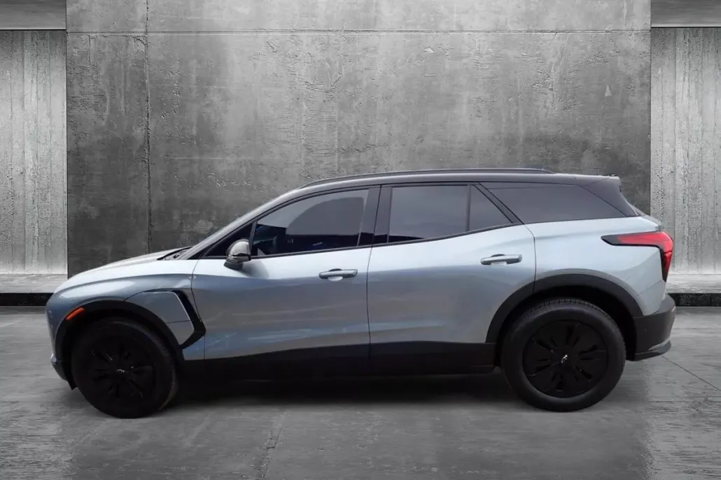 2025 Chevrolet Blazer EV photo 1