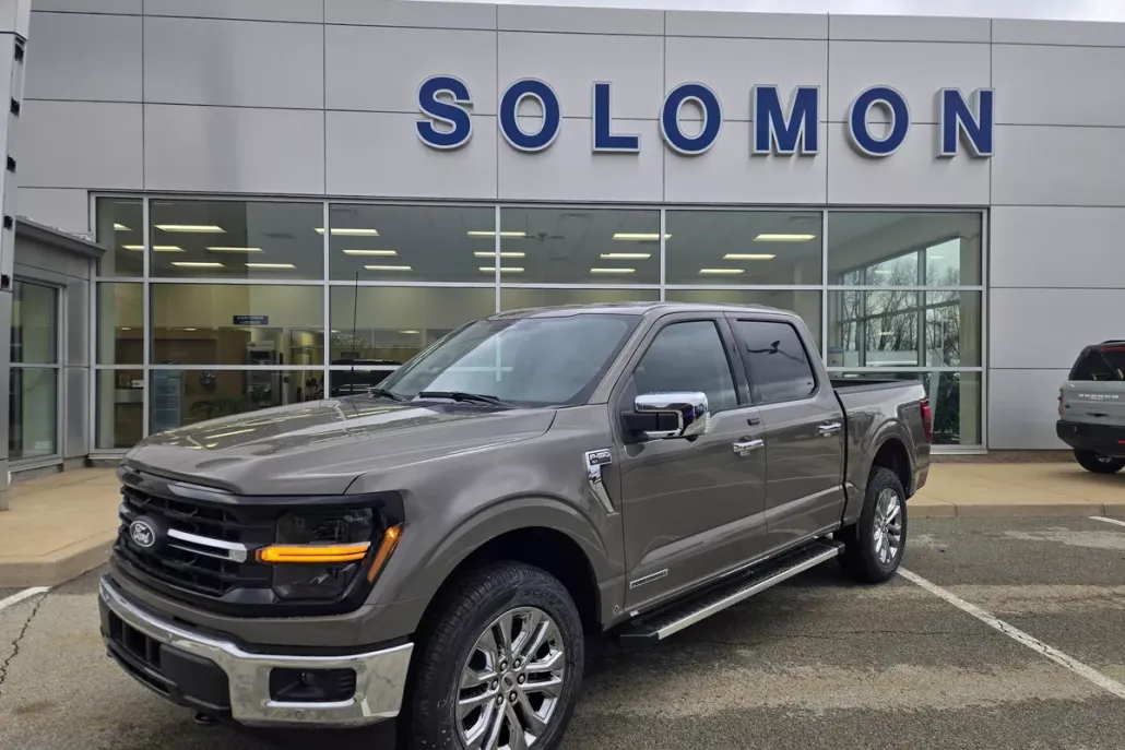2025 Ford F-150 XLT photo 1