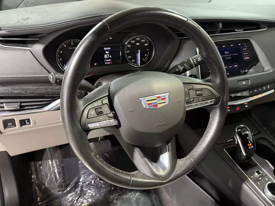 2023 Cadillac XT4 Premium Luxury photo 1