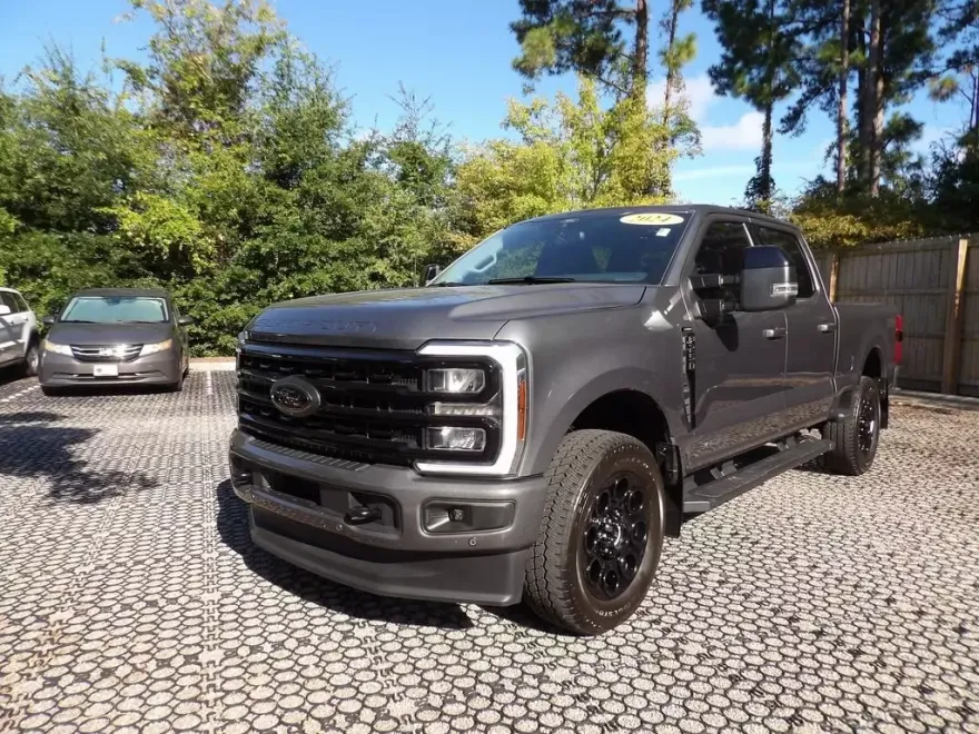 2024 Ford F-250 photo 1