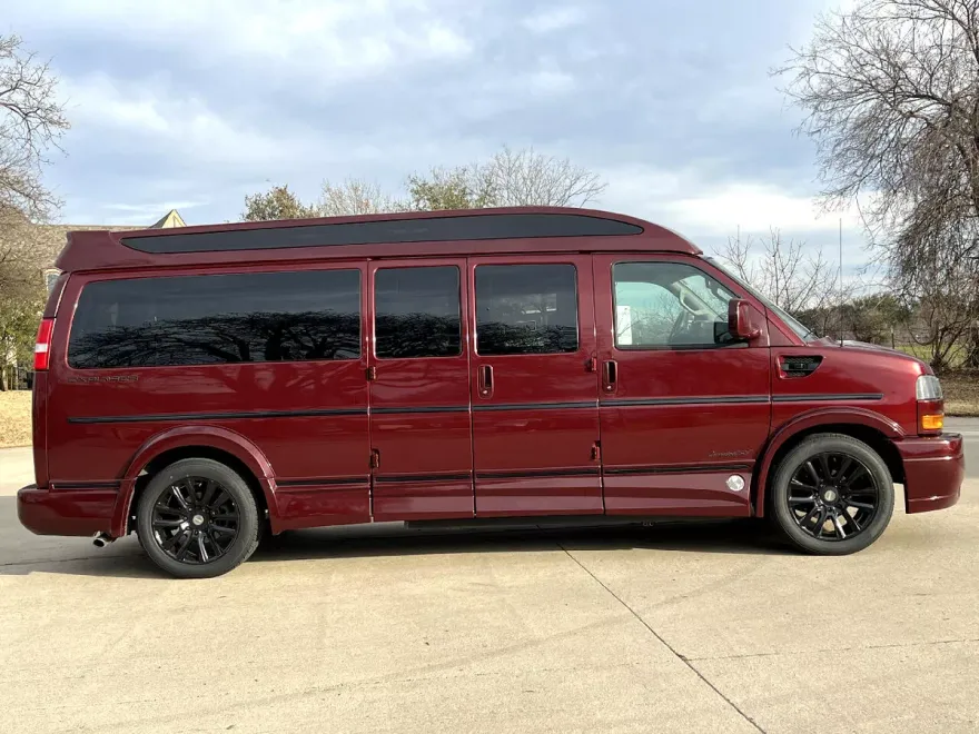 2020 Gmc Savana Cargo photo 1