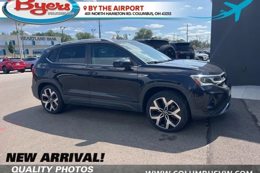 2023 Volkswagen Taos SEL photo 1