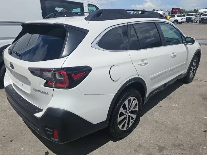 2020 Subaru Outback Premium photo 1