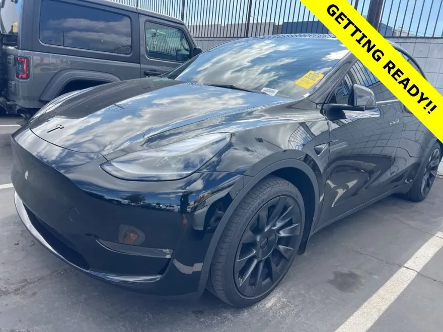 2023 Tesla Model Y Long Range photo 1