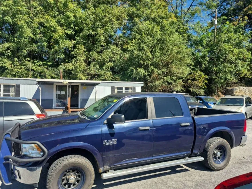 2016 Ram 1500 Big Horn photo 1