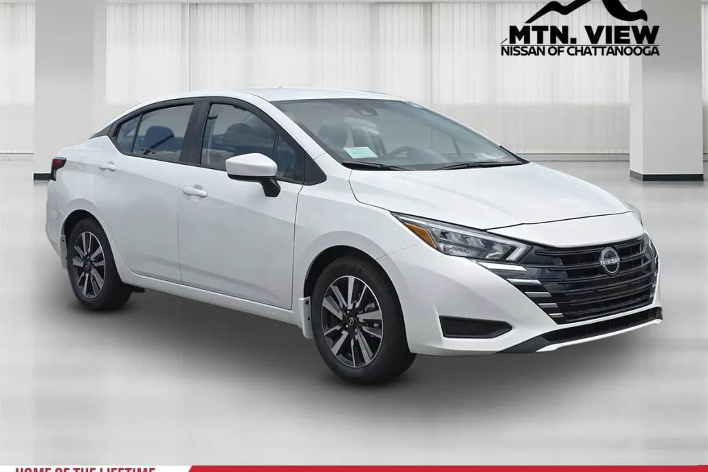 2025 Nissan Versa SV photo 1