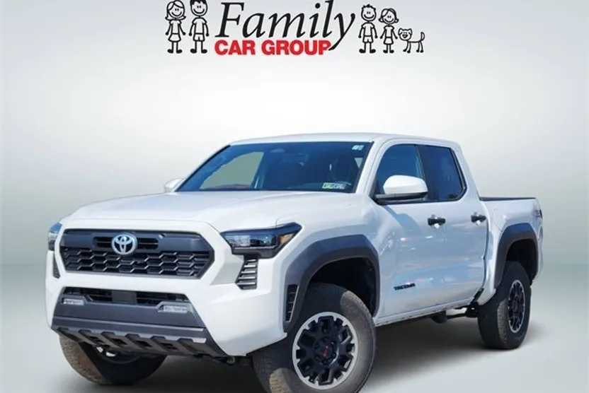 2024 Toyota Tacoma TRD Off-Road photo 1