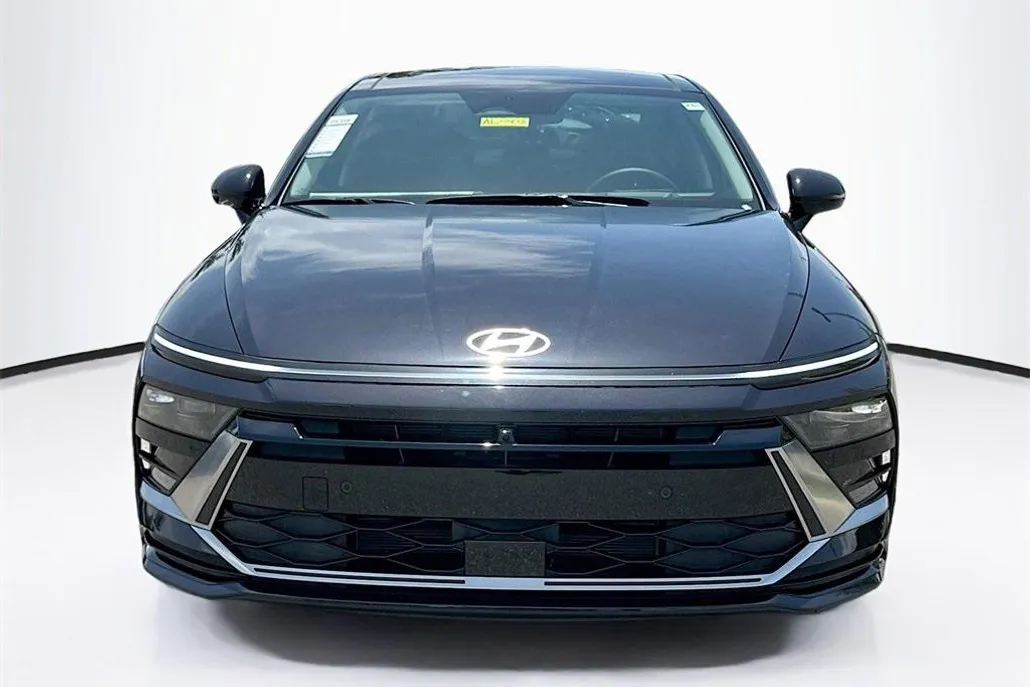 2025 Hyundai Sonata Hybrid Limited photo 1