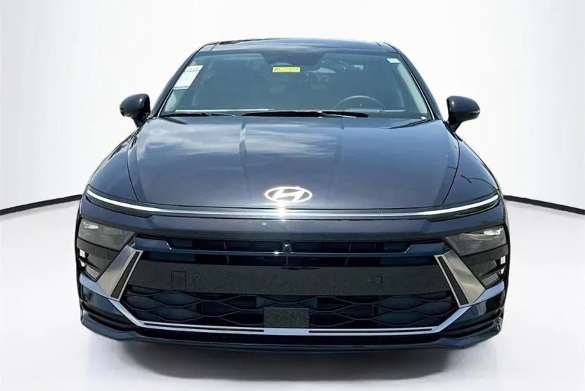 2025 Hyundai Sonata Hybrid Limited photo 1