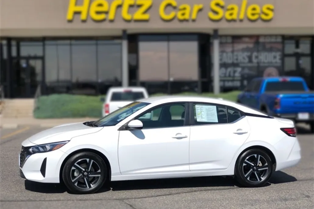 2024 Nissan Sentra SV photo 1