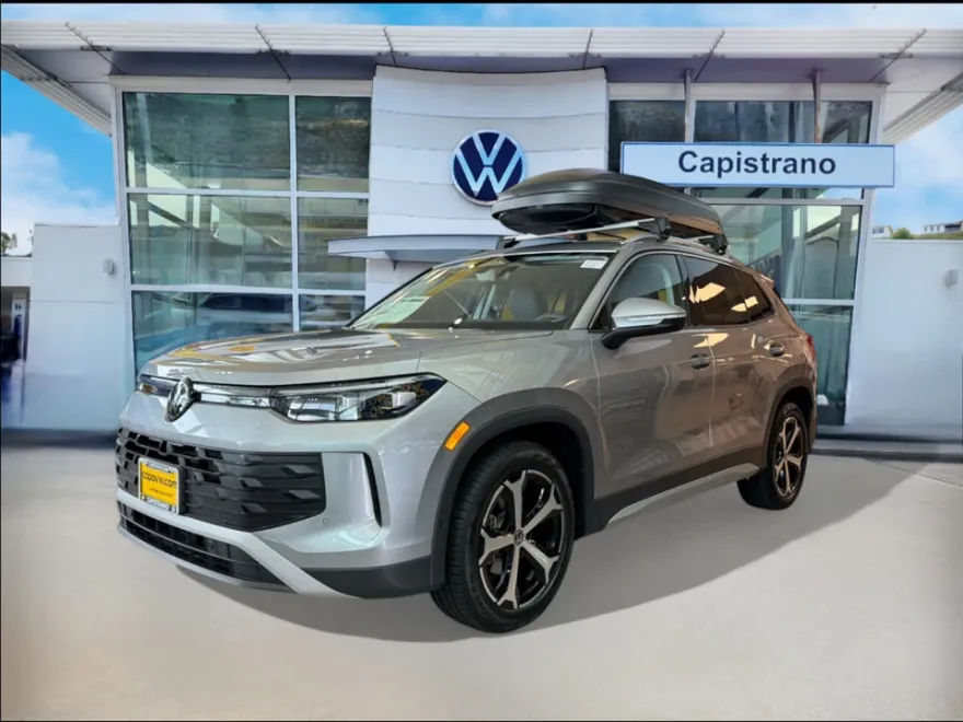 2025 Volkswagen Tiguan SE photo 1