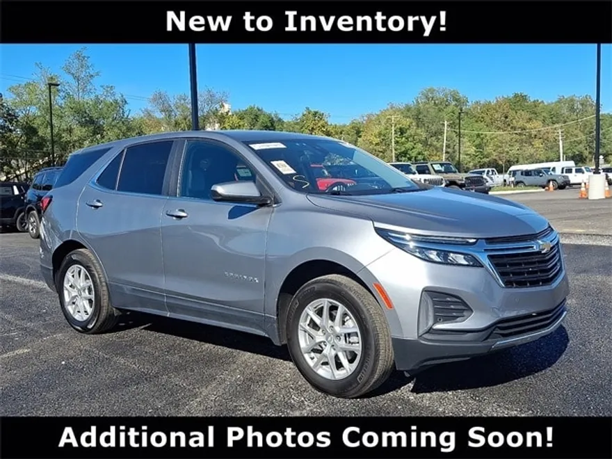 2023 Chevrolet Equinox LT photo 1