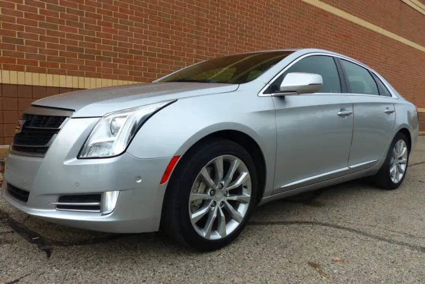 2017 Cadillac XTS Luxury photo 1
