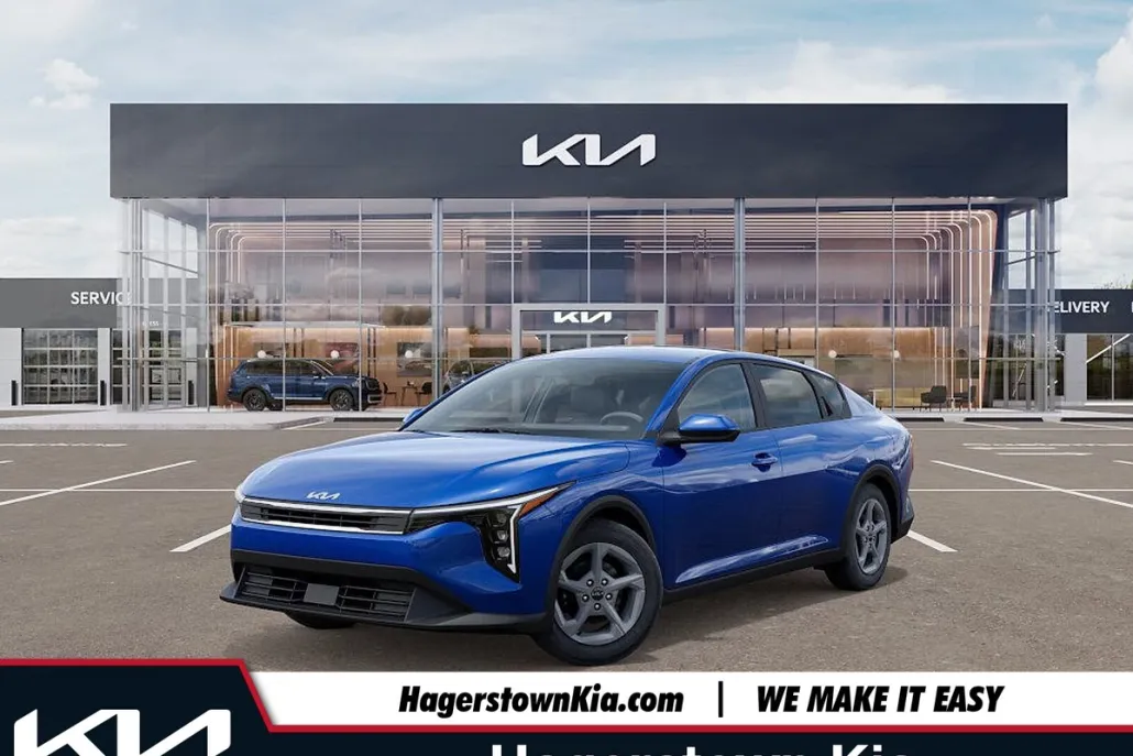2025 Kia K4 LXS photo 1