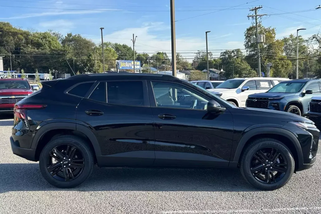 2025 Chevrolet Trax ACTIV photo 1