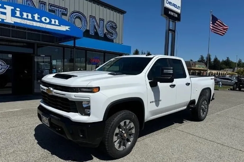 2025 Chevrolet Silverado 2500HD Custom photo 1