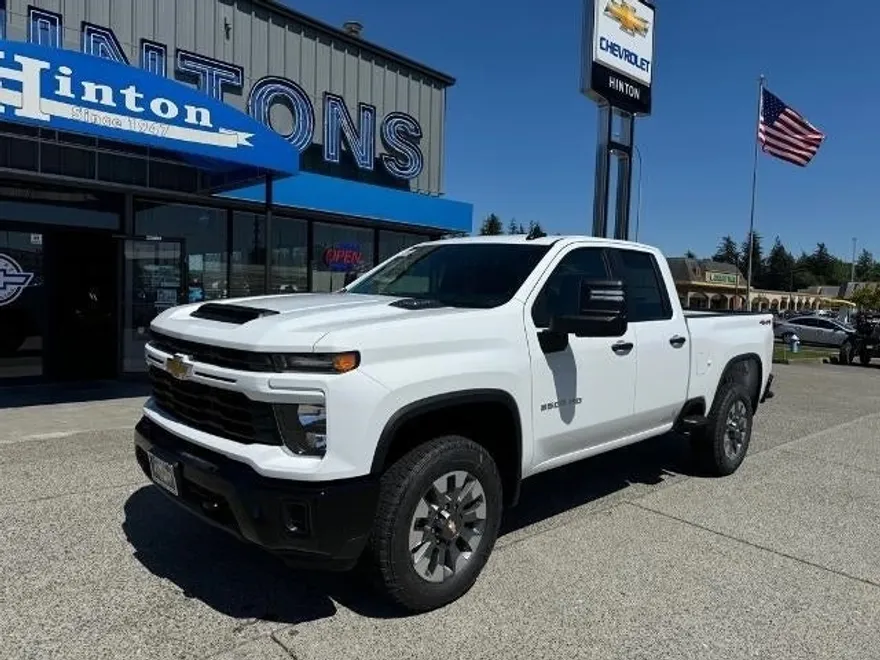 2025 Chevrolet Silverado 2500HD Custom photo 1
