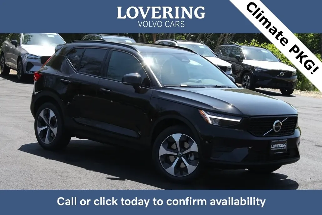 2026 Volvo XC40 Core photo 1