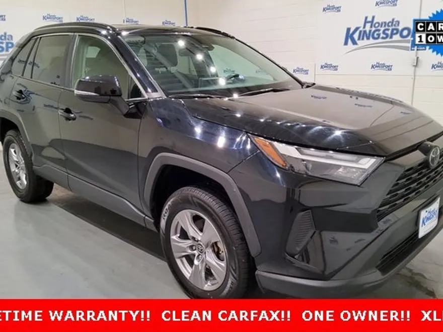 2024 Toyota RAV4 XLE photo 1