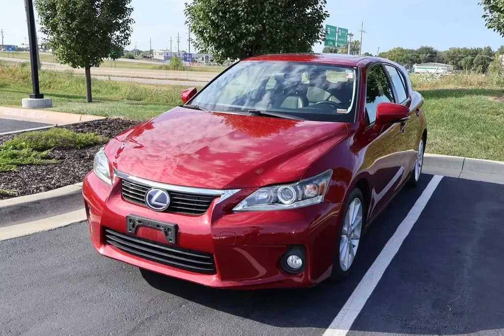 2013 Lexus CT 200h photo 1