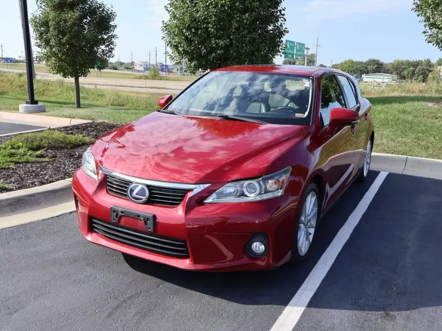 2013 Lexus CT 200h photo 1