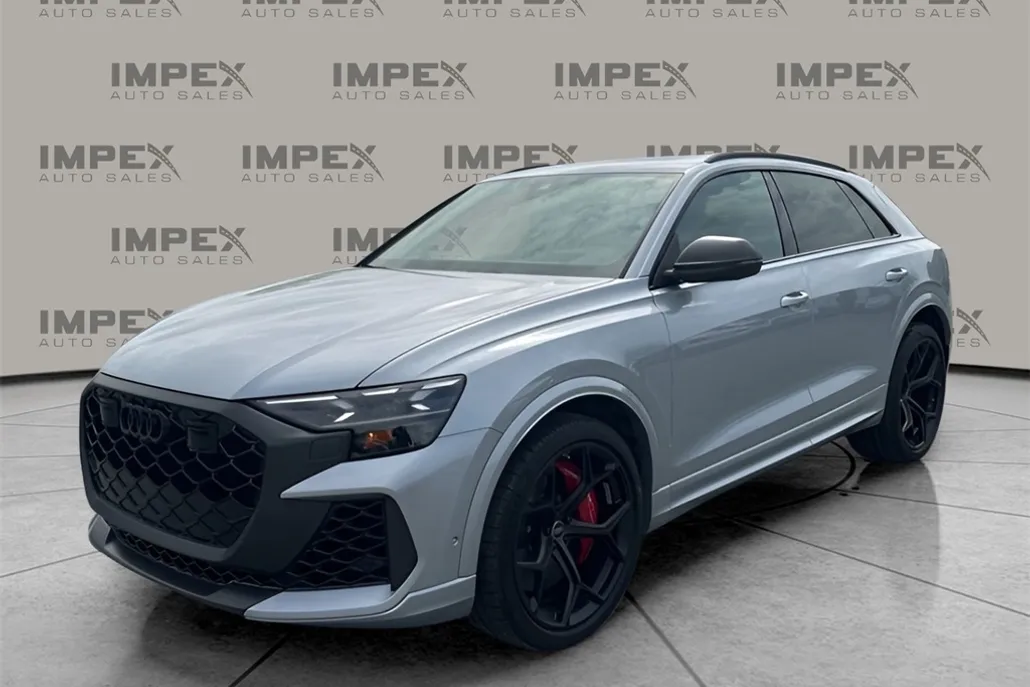 2025 Audi RS Q8 photo 1