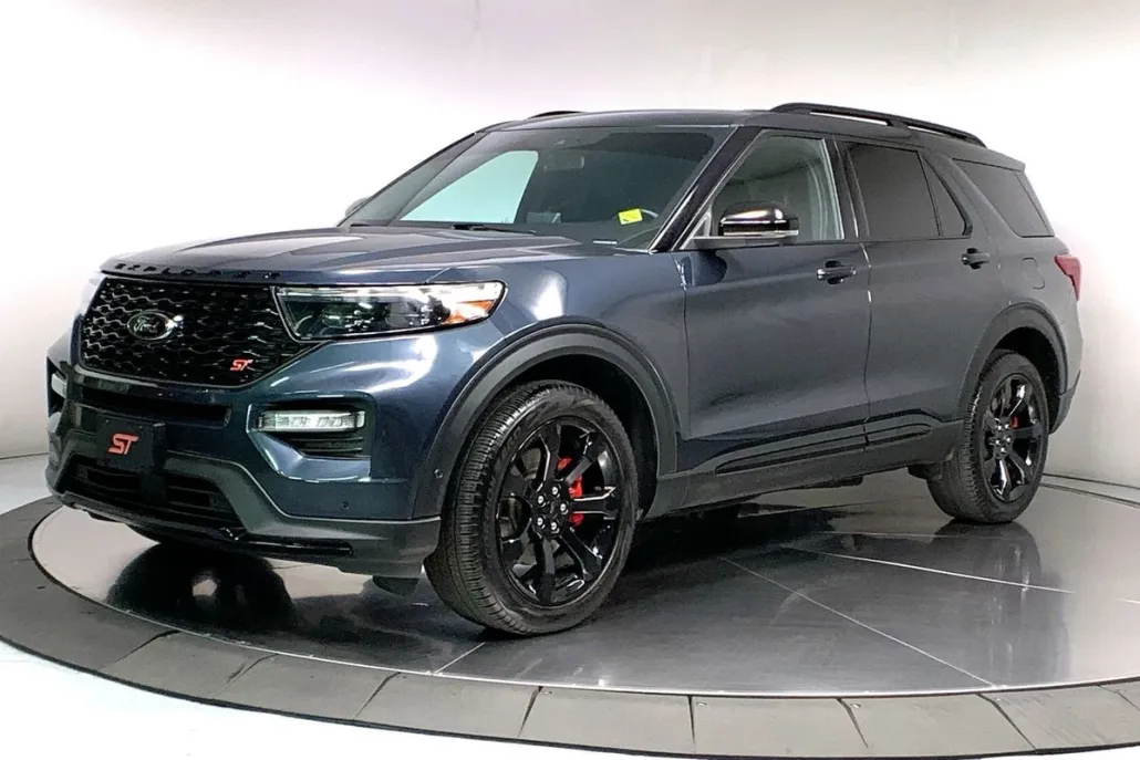 2022 Ford Explorer ST photo 1