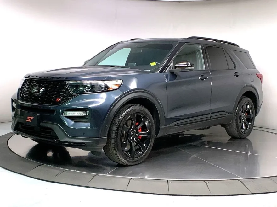 2022 Ford Explorer ST photo 1