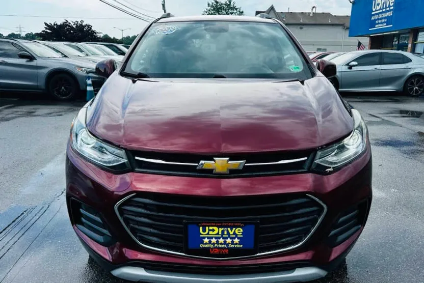 2017 Chevrolet Trax LT photo 1