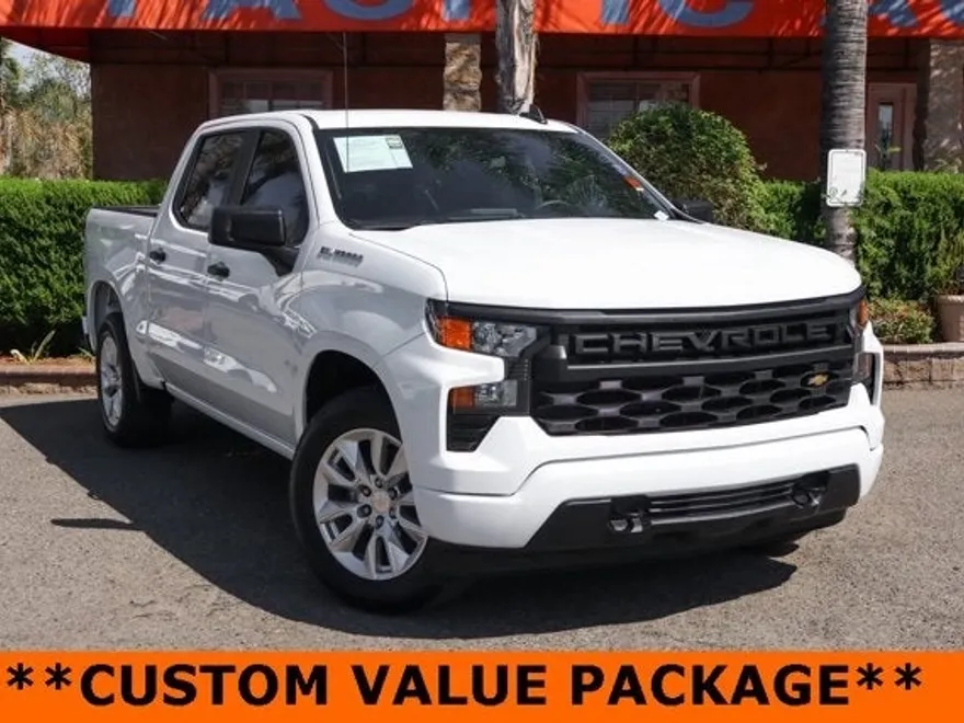 2024 Chevrolet Silverado 1500 Custom photo 1