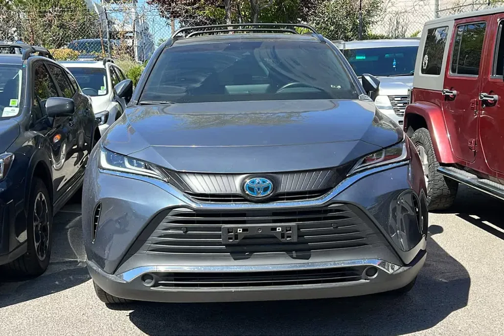 2022 Toyota Venza XLE photo 1