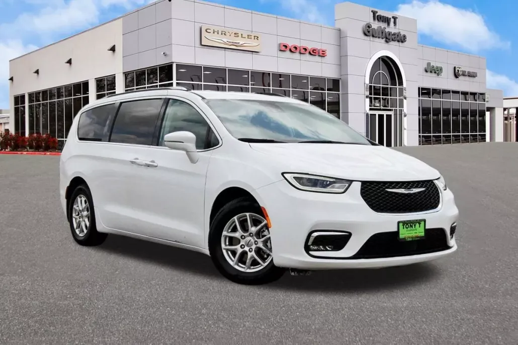 2021 Chrysler Pacifica Touring L photo 1