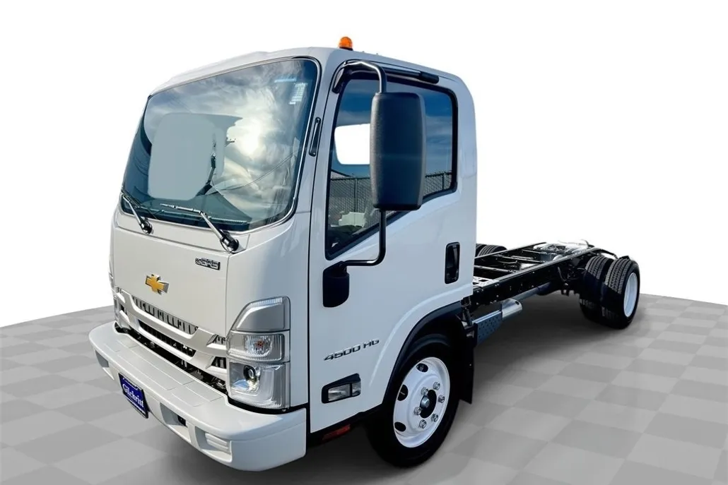2025 Chevrolet Silverado 4500HD photo 1