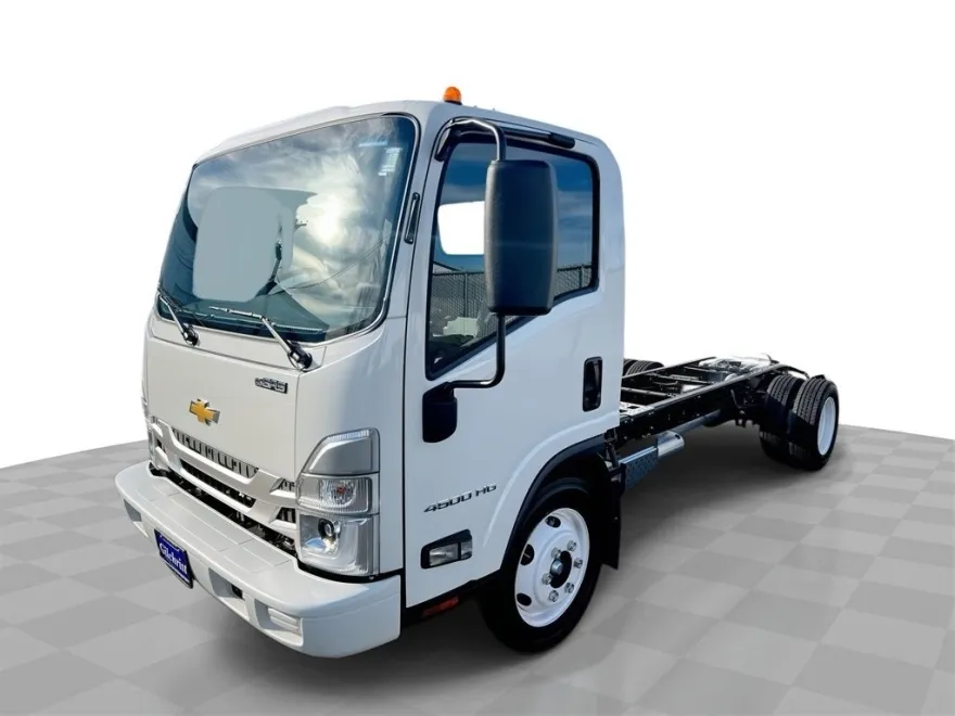 2025 Chevrolet Silverado 4500HD photo 1