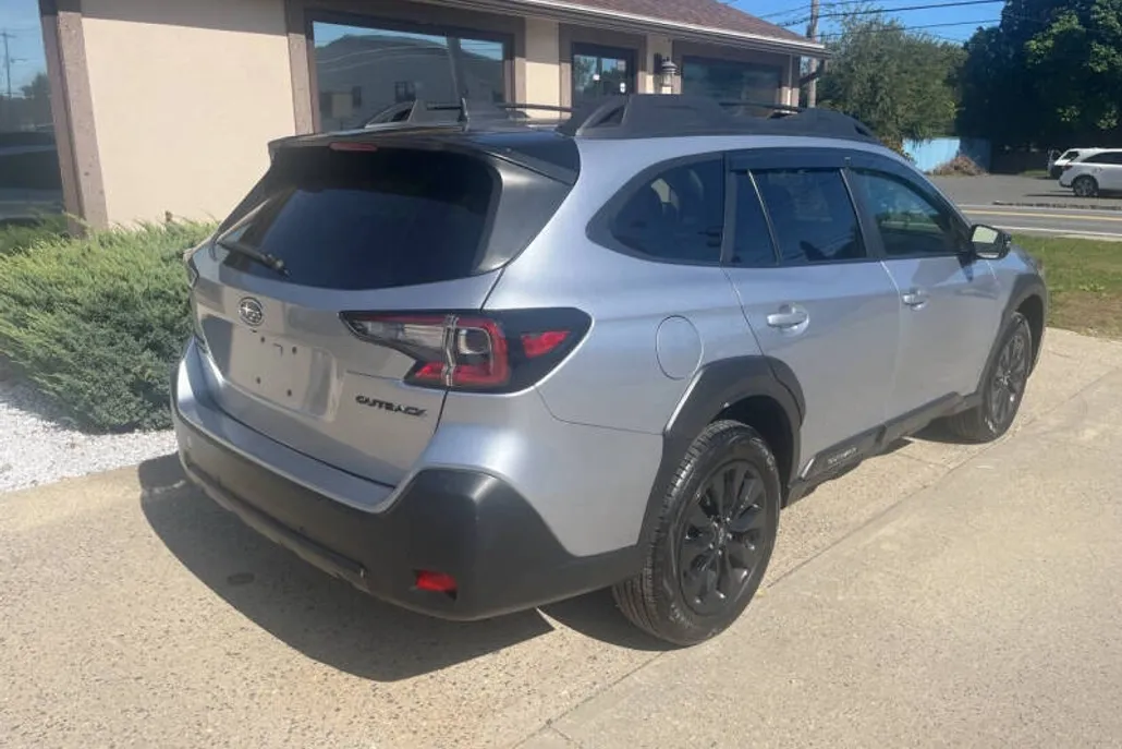 2025 Subaru Outback Onyx Edition photo 1