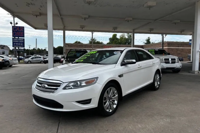 2012 Ford Taurus Limited photo 1