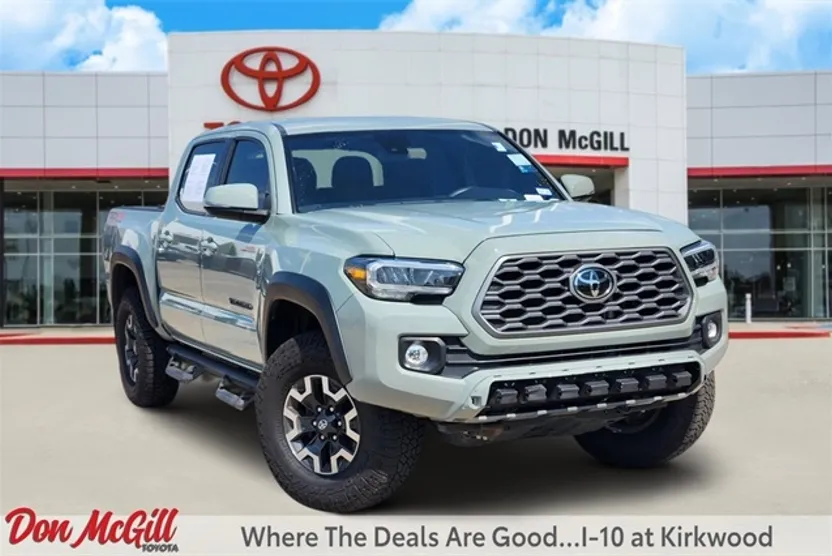 2023 Toyota Tacoma TRD photo 1