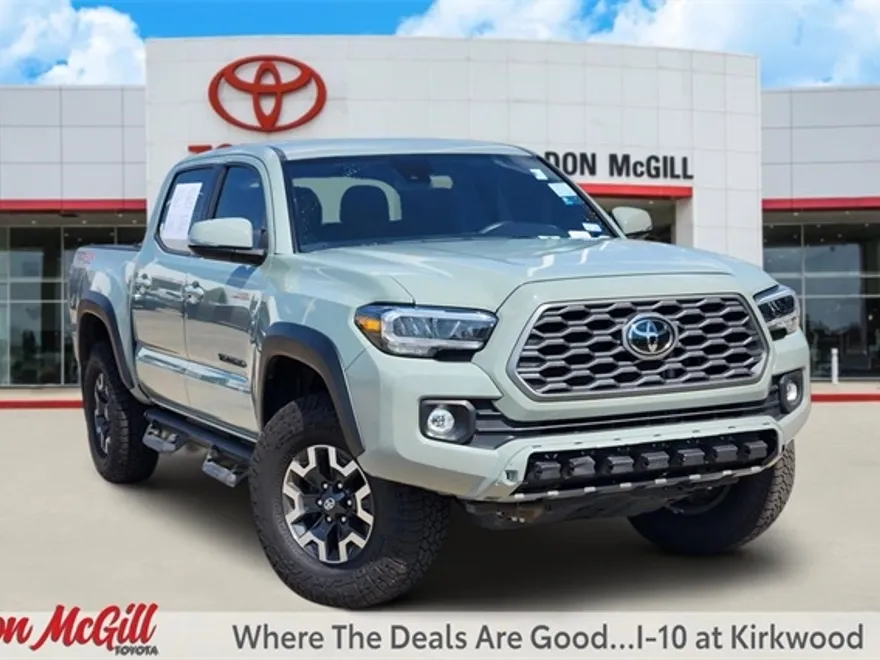 2023 Toyota Tacoma TRD photo 1