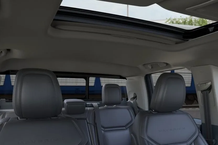 2025 Ford Maverick Lariat photo 1