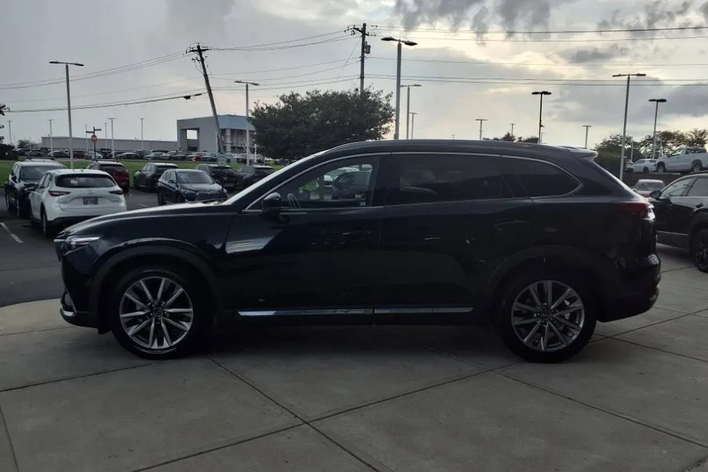 2022 Mazda CX-9 Grand Touring photo 1