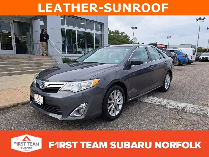2012 Toyota Camry XLE photo 1