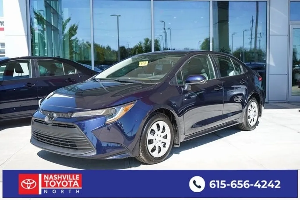 2025 Toyota Corolla LE photo 1