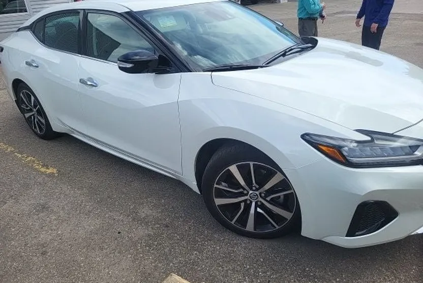 2021 Nissan Maxima SV photo 1