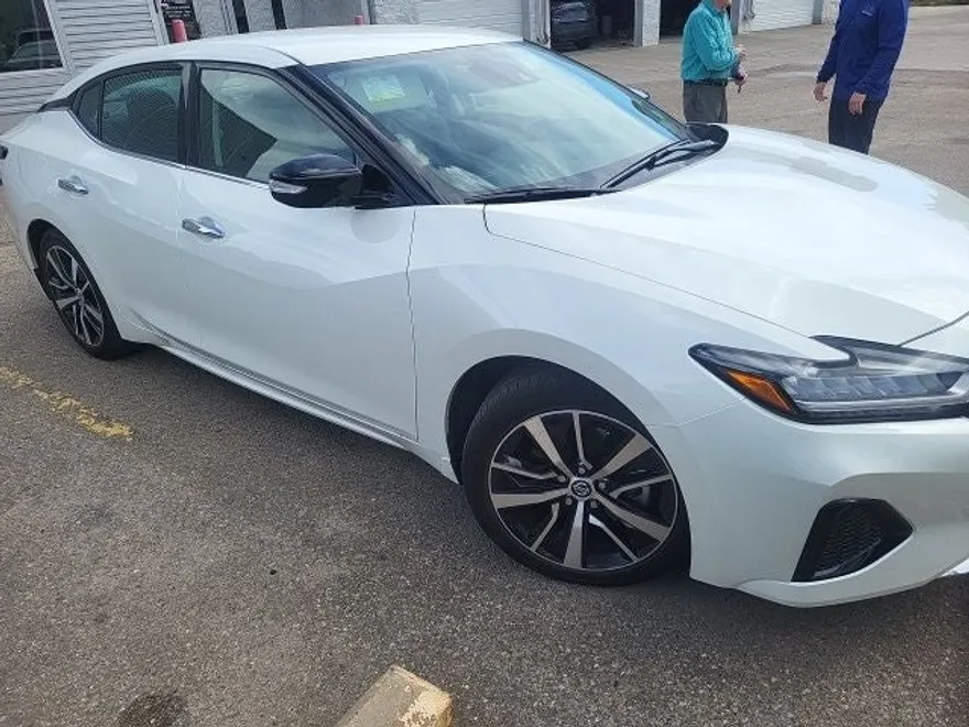2021 Nissan Maxima SV photo 1