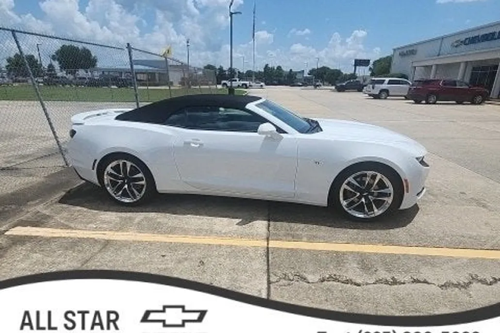 2023 Chevrolet Camaro 2LT photo 1
